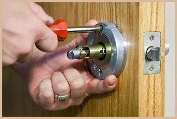 Elite Locksmith Services New York, NY 212-547-9787 - 6-locks-replace